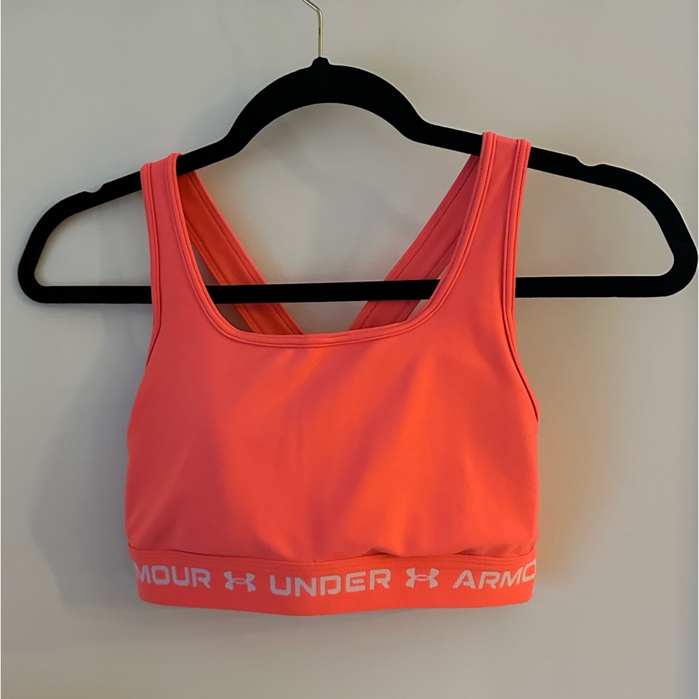 Under Armour / cross back sports bra / size M